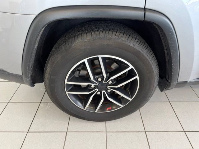 Used 2020 Jeep Grand Cherokee Trailhawk w/ Trailhawk Luxury Group AWD/4WD image 42