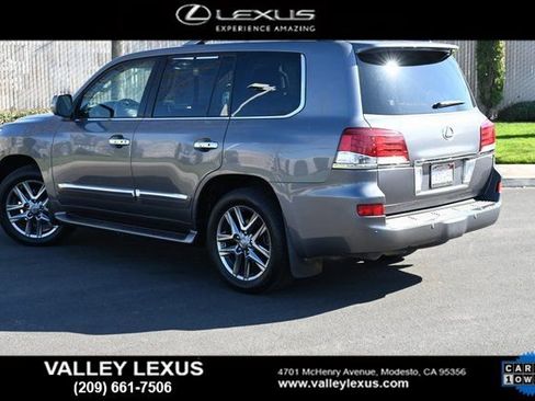 Used 2013 Lexus LX 570 4WD w/ Luxury Pkg image 5