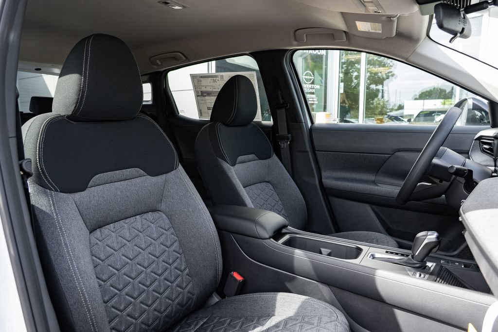 New 2026 Nissan Kicks SV AWD/4WD image 27