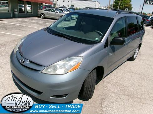 Used 2009 Toyota Sienna LE FWD image 28