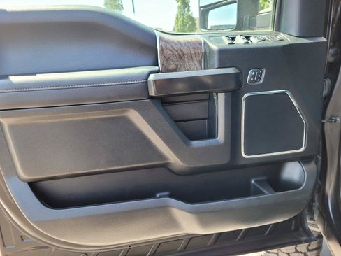 Used 2019 Ford F250 Lariat w/ Lariat Ultimate Package AWD/4WD image 21