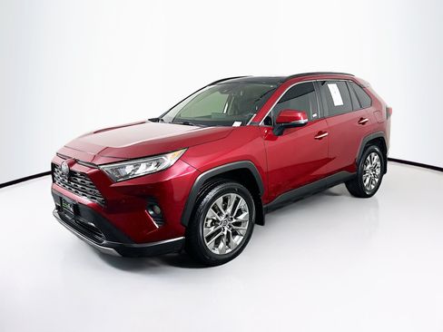 Used 2019 Toyota RAV4 Limited w/ Advanced Technology Package FWD image 3