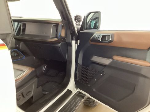 Certified 2023 Ford Bronco Outer Banks w/ Sasquatch Package AWD/4WD image 24