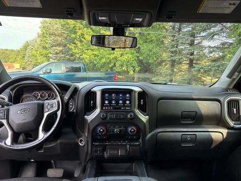 Used 2021 Chevrolet Silverado 1500 LT Trail Boss w/ Bed Protection Package AWD/4WD image 6
