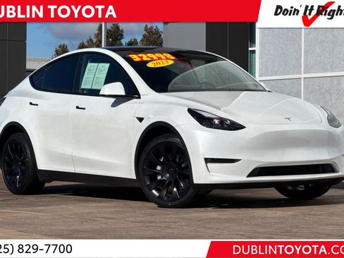 Used 2023 Tesla Model Y Long Range image 1