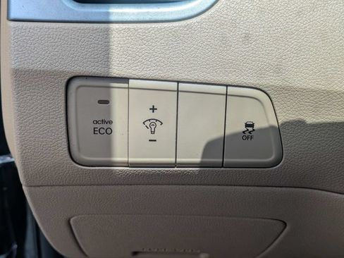 Used 2013 Hyundai Elantra GLS w/ Preferred Pkg FWD image 23