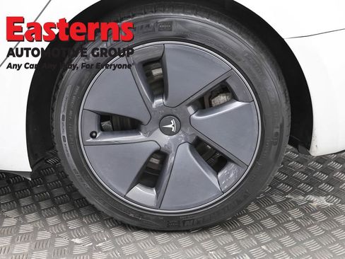 Used 2023 Tesla Model 3 Standard Range image 27