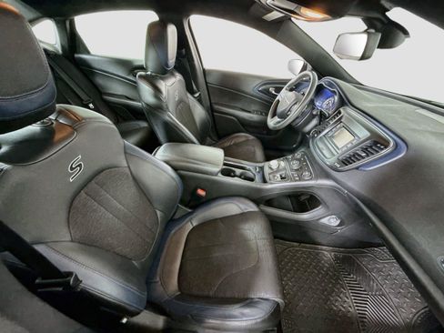 Used 2015 Chrysler 200 S w/ Comfort Group FWD image 19