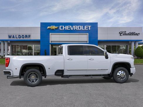 New 2026 Chevrolet Silverado 3500 High Country w/ High Country Premium Package AWD/4WD image 6