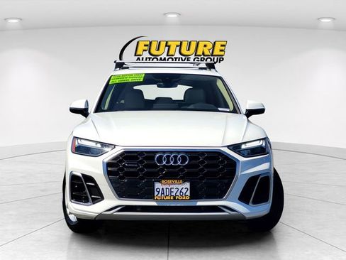 Used 2022 Audi Q5 2.0T Premium w/ Convenience Package AWD/4WD image 2