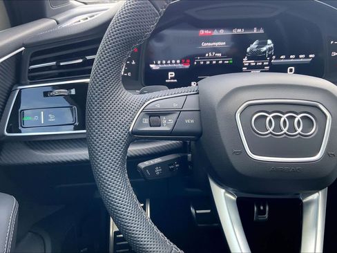 Used 2025 Audi SQ7 Premium Plus w/ Executive Package image 20
