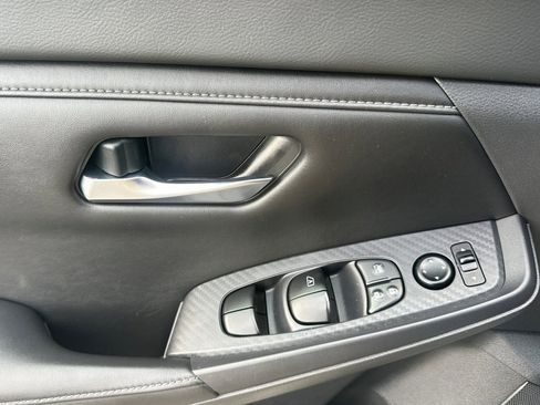 Used 2022 Nissan Sentra SV w/ Electronics Package image 11