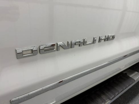 Used 2015 GMC Sierra 3500 Denali w/ Duramax Plus Package image 8