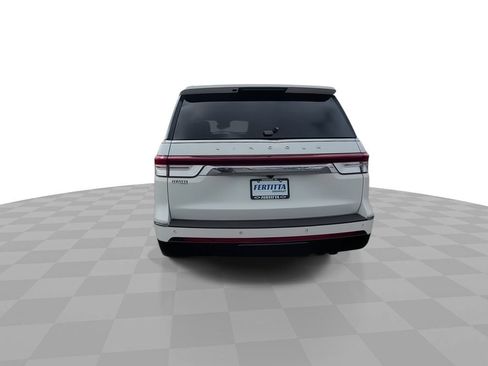 Used 2024 Lincoln Navigator Premiere AWD/4WD image 7