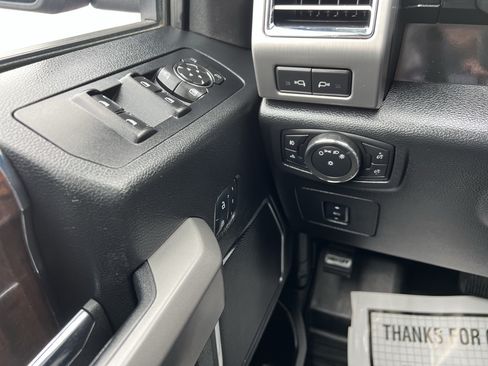 Used 2015 Ford F150 Platinum w/ Equipment Group 701A Luxury AWD/4WD image 60