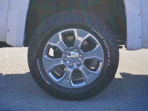 Used 2018 Chevrolet Silverado 1500 LT w/ All Star Edition image 12