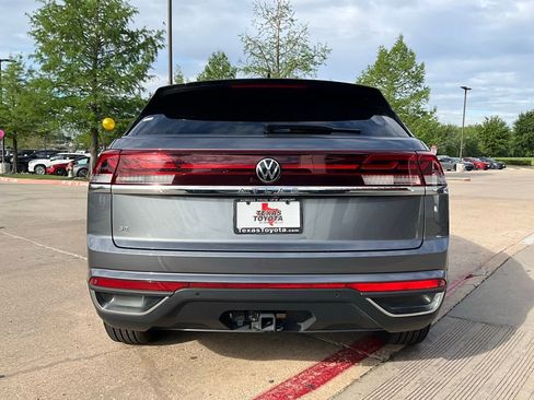 Used 2025 Volkswagen Atlas Cross Sport SE image 7