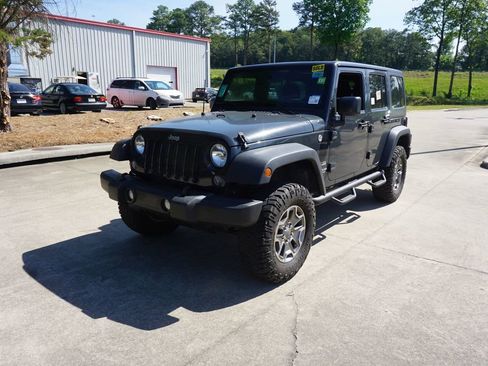 Used 2017 Jeep Wrangler Unlimited Sport w/ Max Tow Package AWD/4WD image 19