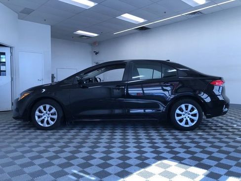 Used 2025 Toyota Corolla LE image 12