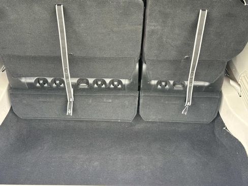 Used 2024 Chrysler Pacifica Touring-L image 19