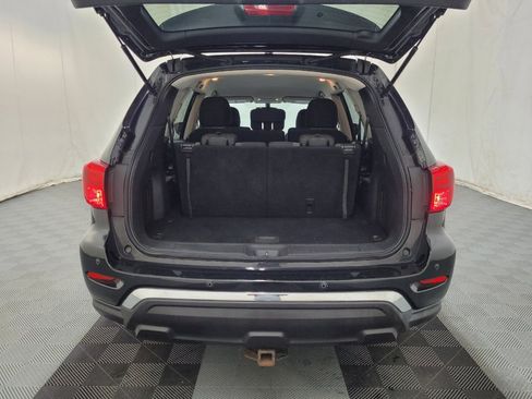 Used 2018 Nissan Pathfinder SV AWD/4WD image 29