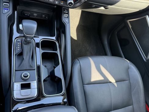 Certified 2024 Kia Telluride EX w/ EX Captain's Chair Package FWD image 26