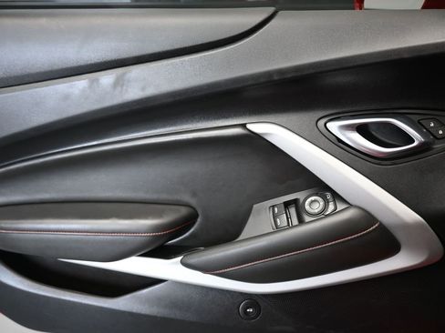 Used 2021 Chevrolet Camaro LT w/ RS Package image 10