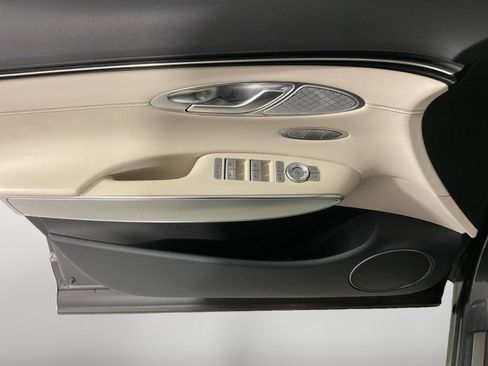 Used 2023 Genesis GV70 2.5T w/ Select Package image 10