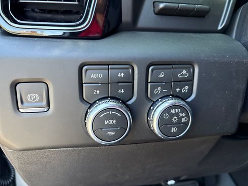 New 2026 GMC Sierra 1500 4x4 Crew Cab AT4X w/ LPO, Black Badging Package image 30
