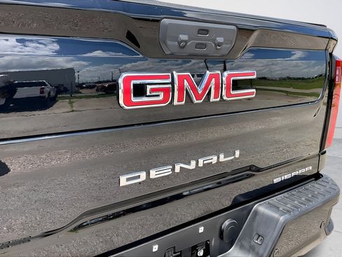 Used 2024 GMC Sierra 3500 Denali w/ Denali Reserve Package AWD/4WD image 27