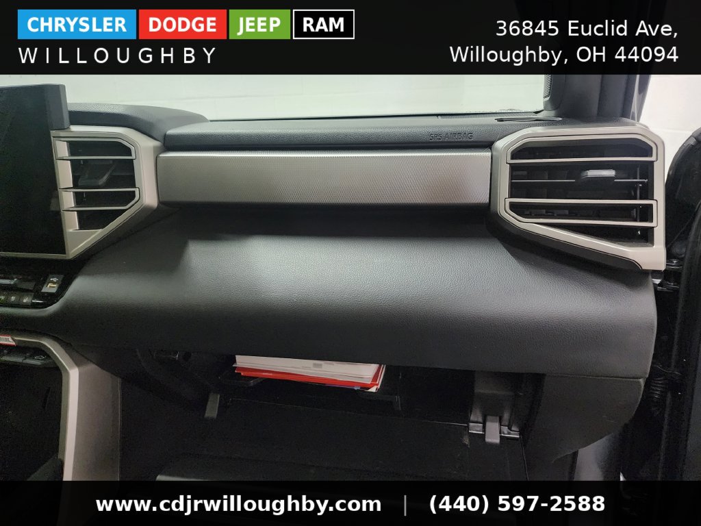 Used 2025 Toyota Tundra Limited AWD/4WD image 41