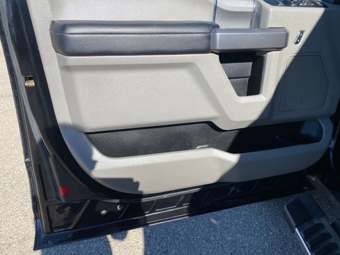 Used 2022 Ford F250 XLT w/ XLT Premium Package AWD/4WD image 12