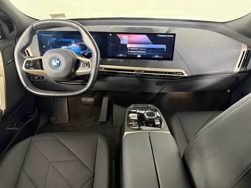 Used 2023 BMW iX xDrive50 w/ Sport Package AWD/4WD image 26