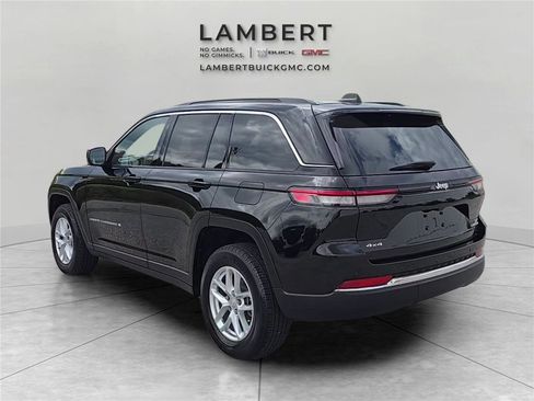 Used 2025 Jeep Grand Cherokee Laredo X AWD/4WD image 3