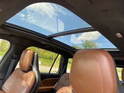 Used 2022 Lincoln Aviator Reserve w/ Equipment Group 201A AWD/4WD image 12