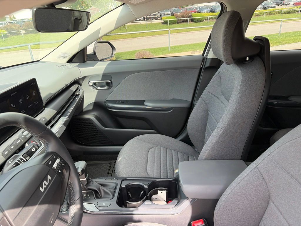 Used 2025 Kia K4 EX FWD image 50