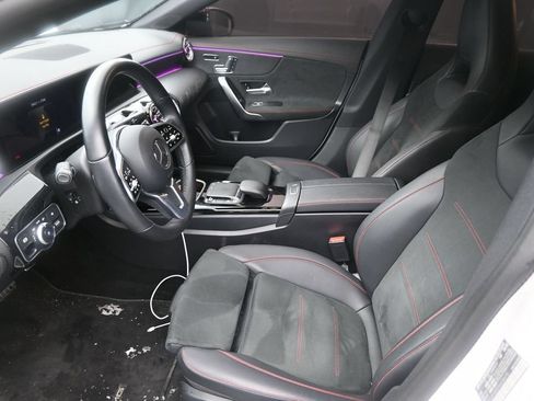 Used 2023 Mercedes-Benz CLA 250 4MATIC image 35