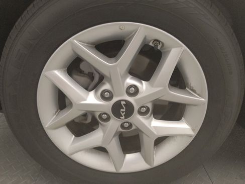 Used 2025 Kia Soul LX w/ LX Technology Package image 31