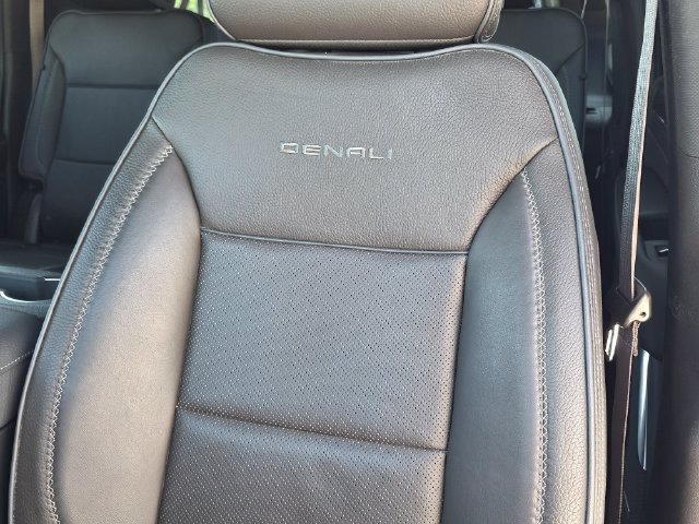 Used 2023 GMC Yukon XL Denali w/ LPO, Floor Liner Package RWD image 15
