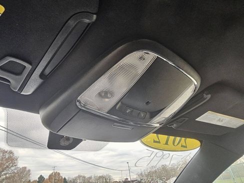 Used 2012 Chrysler 300 Limited image 28