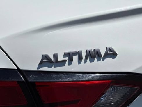 Used 2025 Nissan Altima 2.5 SV AWD/4WD image 48