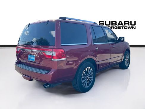 Used 2017 Lincoln Navigator Select RWD image 7