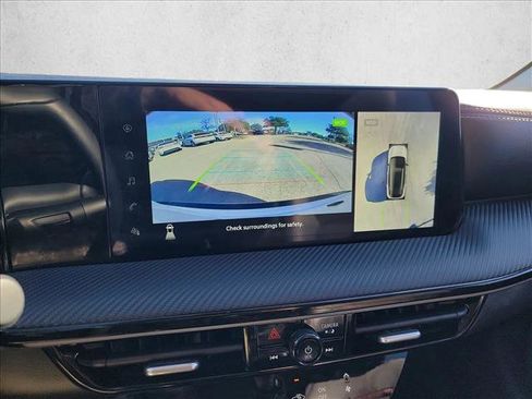 Used 2025 Nissan Kicks SR image 22