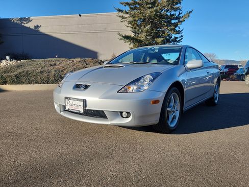 Used 2002 Toyota Celica GT-S image 2