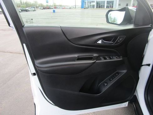 Used 2021 Chevrolet Equinox Premier FWD image 16