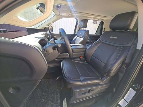 Used 2025 Ford Expedition Max Platinum image 5