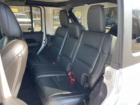 Used 2021 Jeep Wrangler Unlimited Sahara image 21