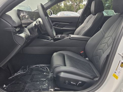 Certified 2024 BMW 530i w/ Convenience Package RWD image 10