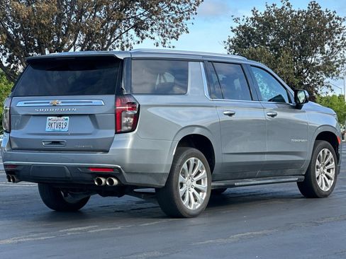 Used 2024 Chevrolet Suburban Premier AWD/4WD image 4