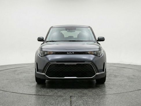 Used 2025 Kia Soul LX w/ LX Technology Package image 2